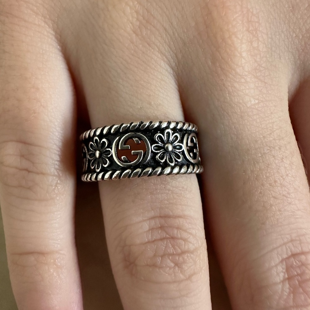 Gucci Black Silver Floral Motif Ring